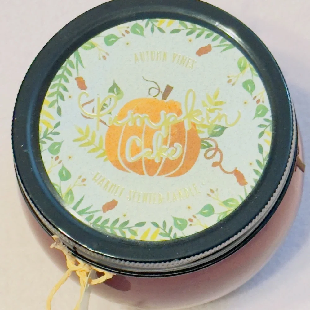 HAVEN STREET CANDLE Co. Pumpkin Cake 13.6 oz Warmly Scented Wooden Wick Candle